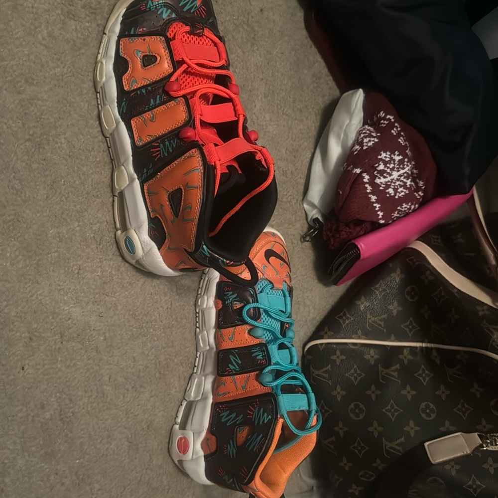 Nike air tempo size 5.5 Y orange teal purple
